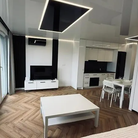 Black&white Motlawa 221 شقة *